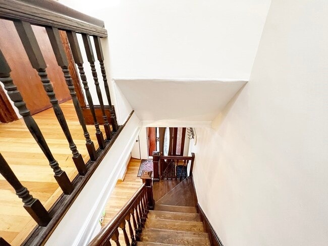 Building Photo - 196 Falcon St