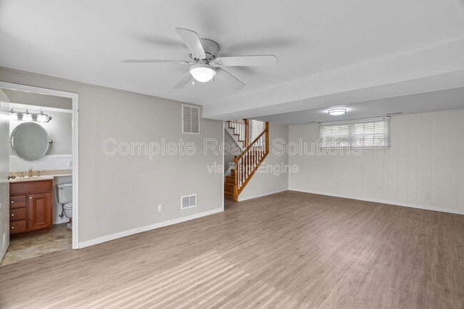 Building Photo - 12464 Glengate Dr