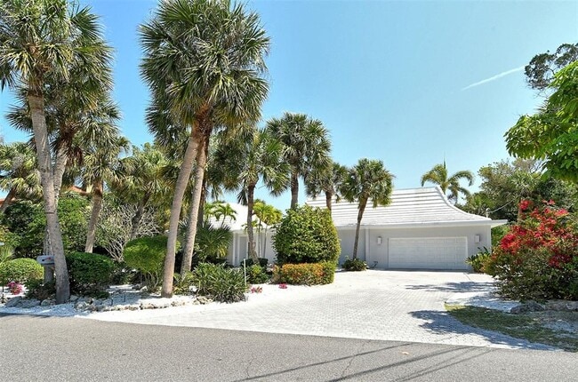 Building Photo - 2800 Casey Key Rd