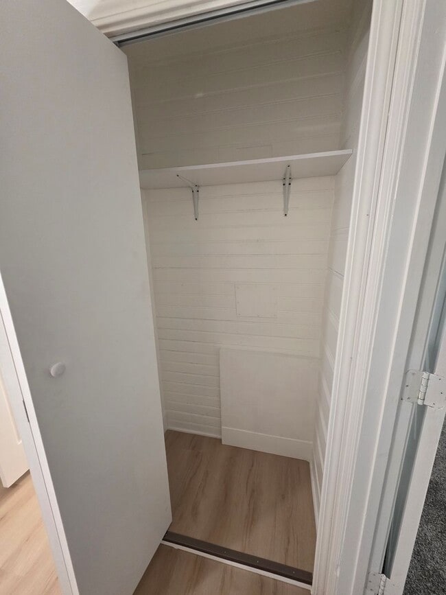 Building Photo - FULLY REMODELED 2 BED 1 BATH HOUSE IN SHASTA LAKE CITY
