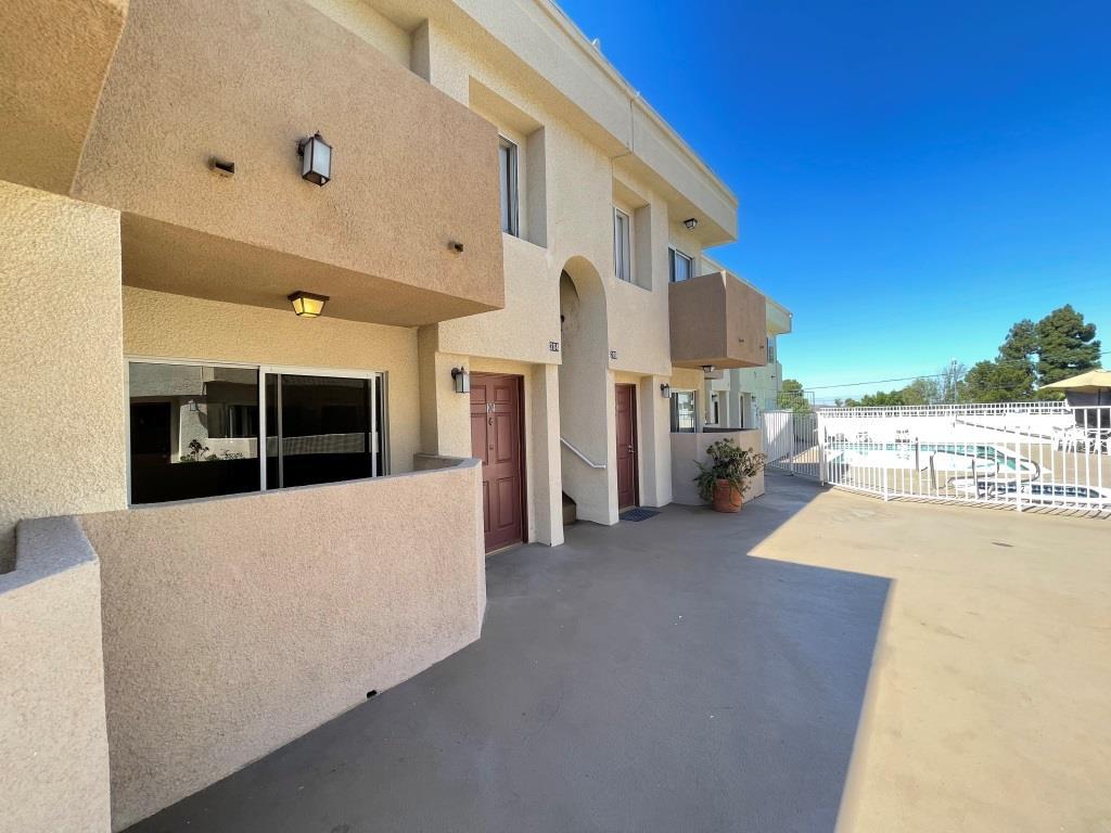 Building Photo - 10225 Hillhaven Ave