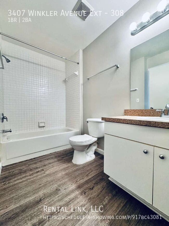 Building Photo - 3407 Winkler Ave Ext