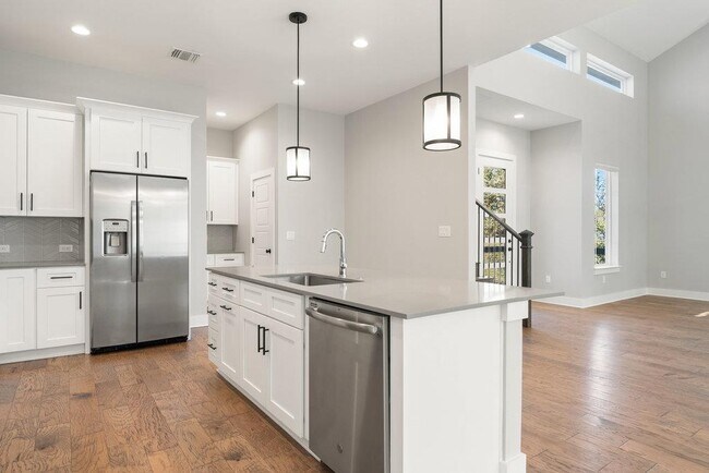 Building Photo - 3018 Sunridge Dr