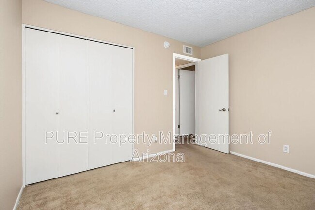 Building Photo - 1224 E Evergreen St