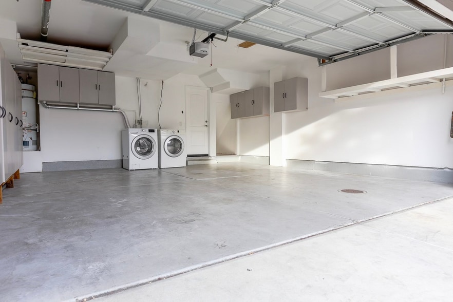 Building Photo - 6106 Rancho Brida