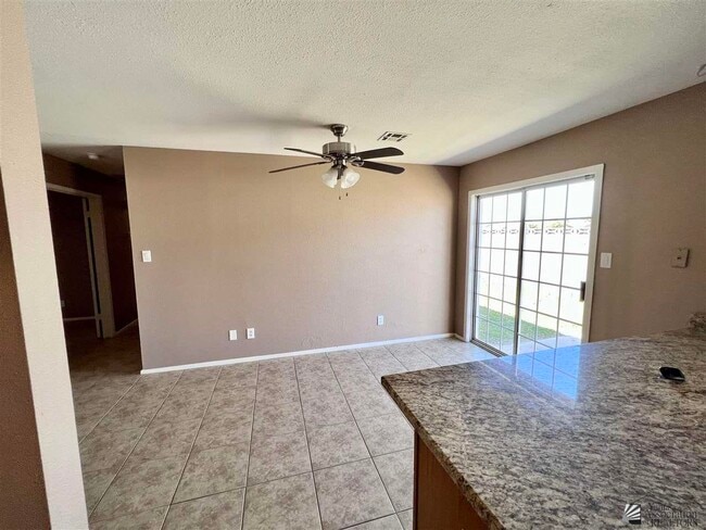 Building Photo - 2078 S 46th Dr