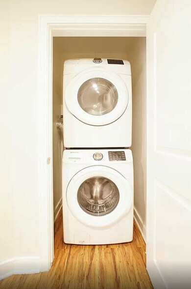 Building Photo - 4838 W 18th St