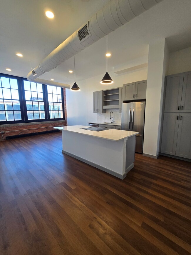 Building Photo - Textile Lofts