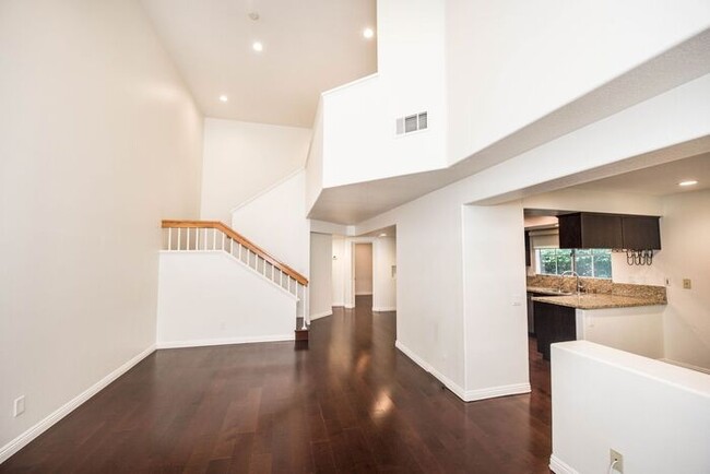 Building Photo - Anaheim Hills Beauty