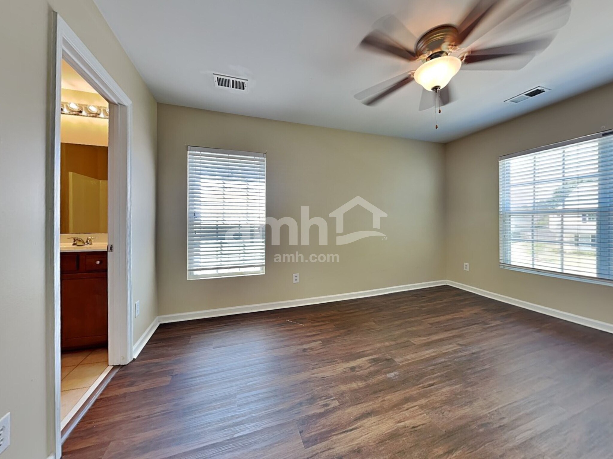 Building Photo - 409 Lakewind Dr