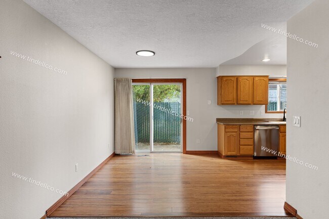Building Photo - 6034 N Lombard St