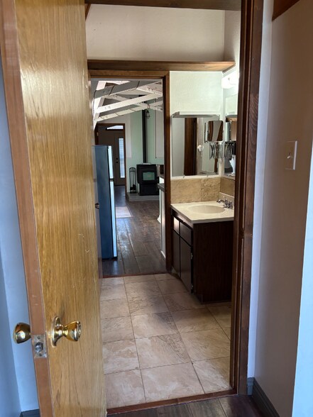 Building Photo - 16601 Aleutian Dr