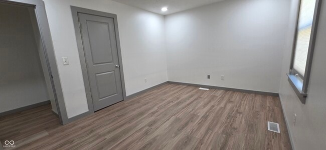 Building Photo - 8421 Banyan Ln