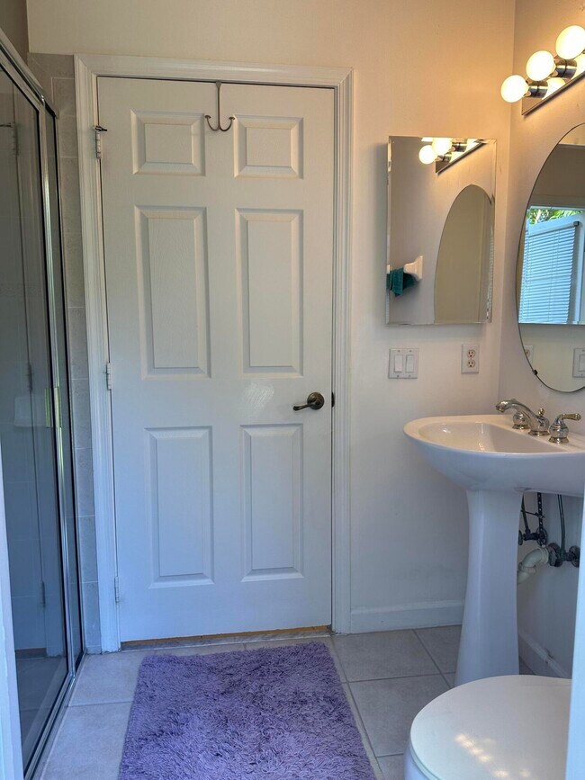 Building Photo - 8120 Bautista Way
