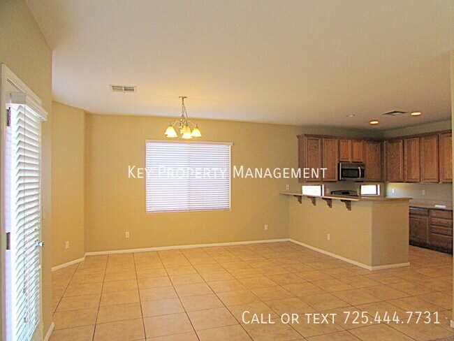 Building Photo - 692 Sumatra Pl