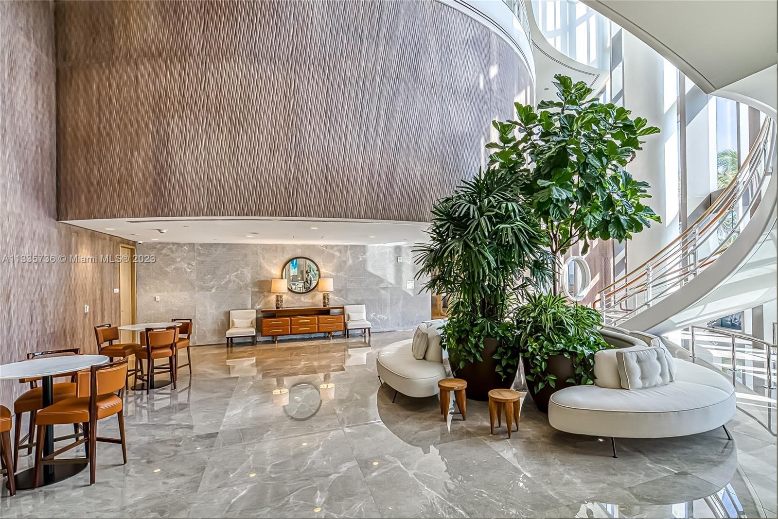 Building Photo - 15701 Collins Ave