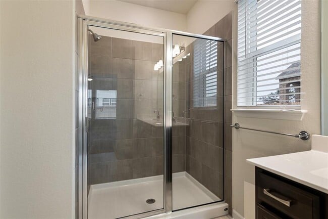 Building Photo - 801 Simmental Loop