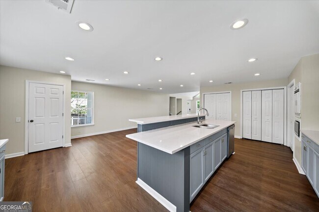 Building Photo - 103 Farmington Dr