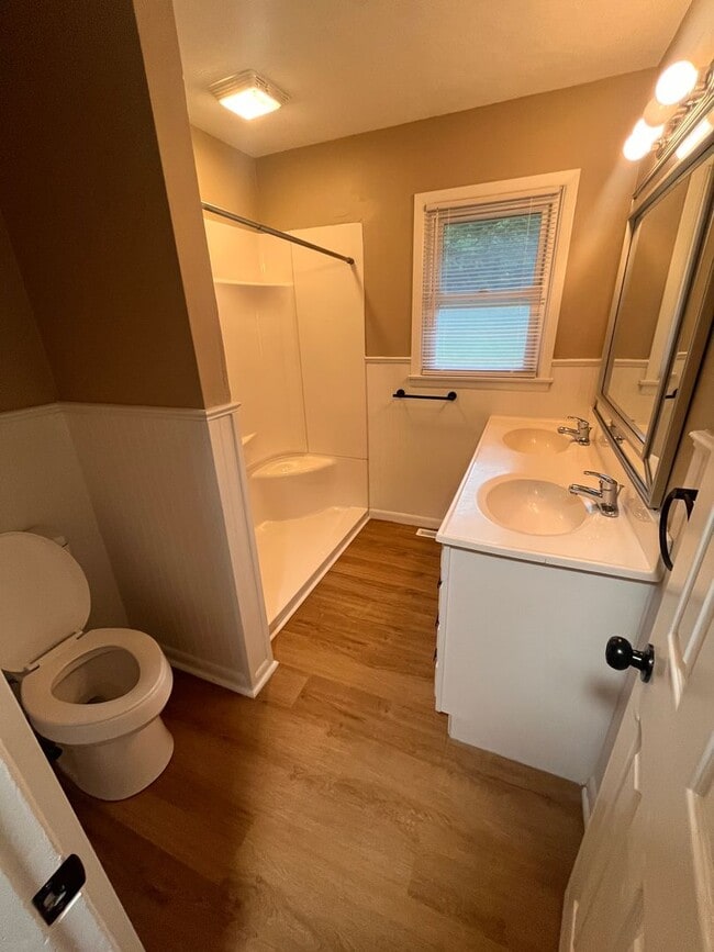 Building Photo - 3 bedroom 2 bathroom located near MSU