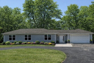 Building Photo - 8418 Meadowbrook Dr
