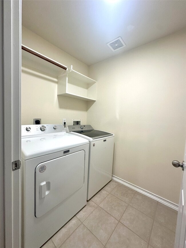 Building Photo - 254 Liriope Ct