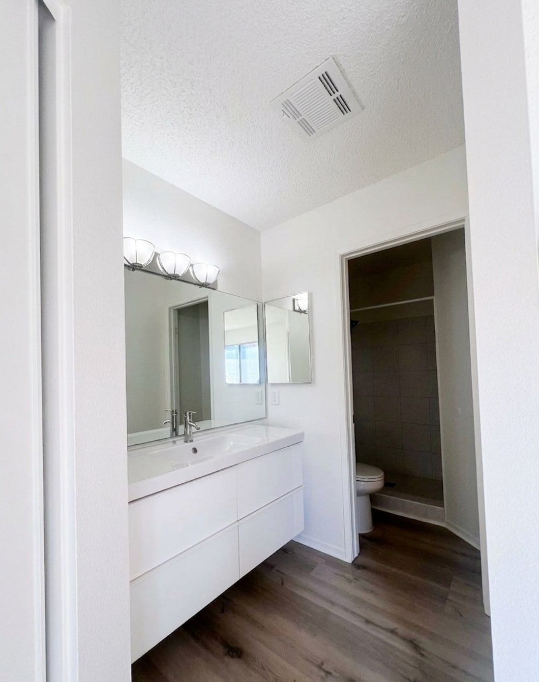 Building Photo - 53755 Avenida Diaz