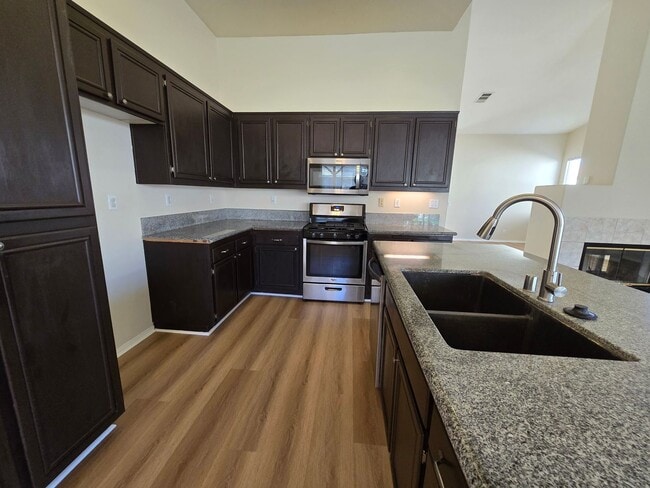 Building Photo - 42534 Coronet Ct