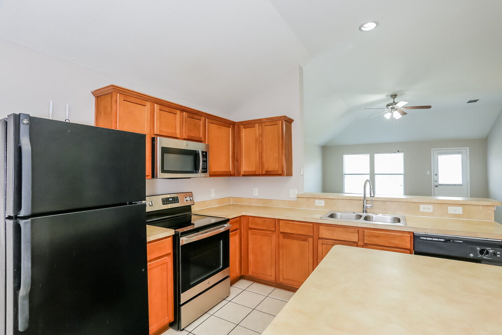 Building Photo - 5768 Goldfinch Way