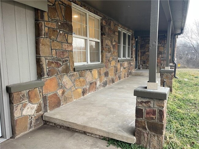 Building Photo - 4600 E Huntsville Rd