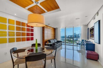 Building Photo - 1750 N Bayshore Dr