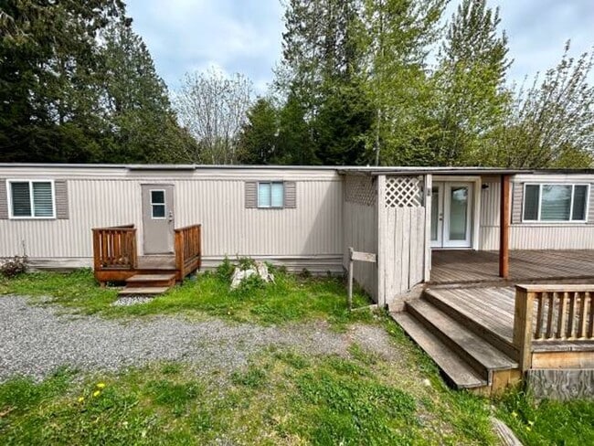 Primary Photo - Two Bedroom Mobile Home for Rent with Deta...