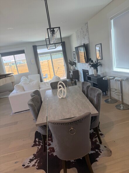 Dining area - 10448 3rd Ave SW