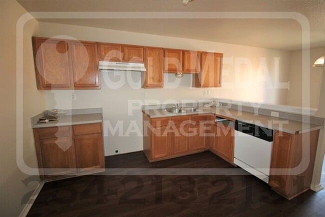 Building Photo - 3401 Barcelona Dr