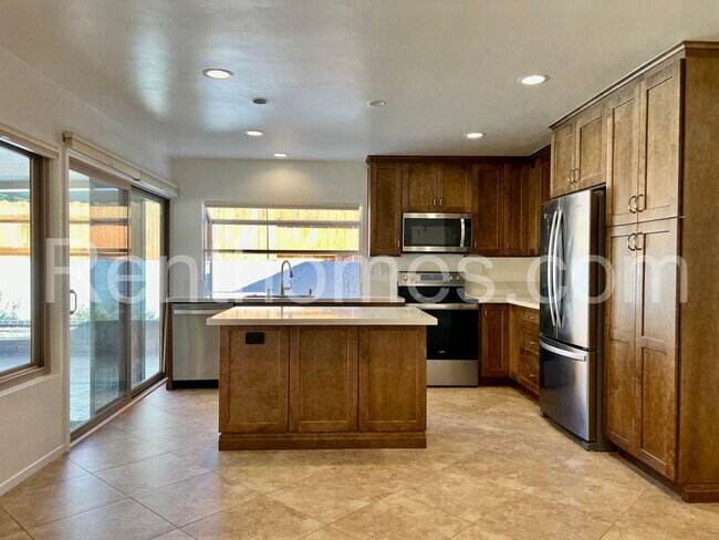 Building Photo - 11330 Surco Dr