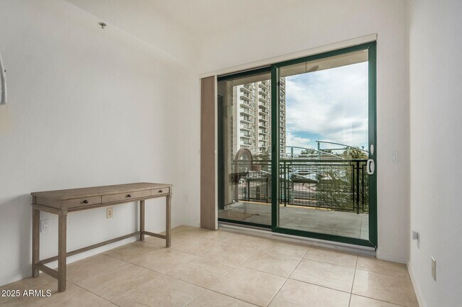 Building Photo - 2302 N Central Ave