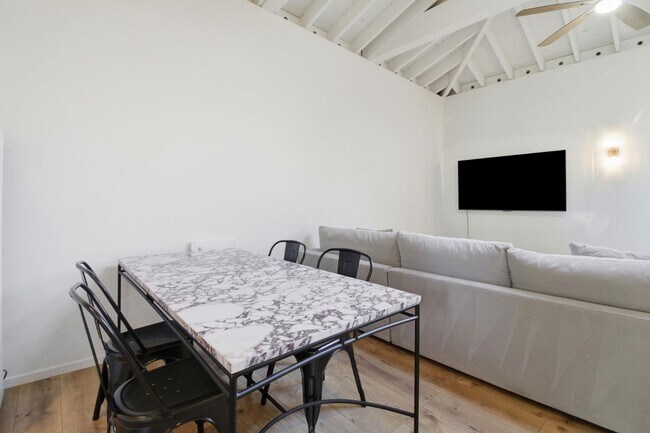 Building Photo - 64 Alejandra Ave