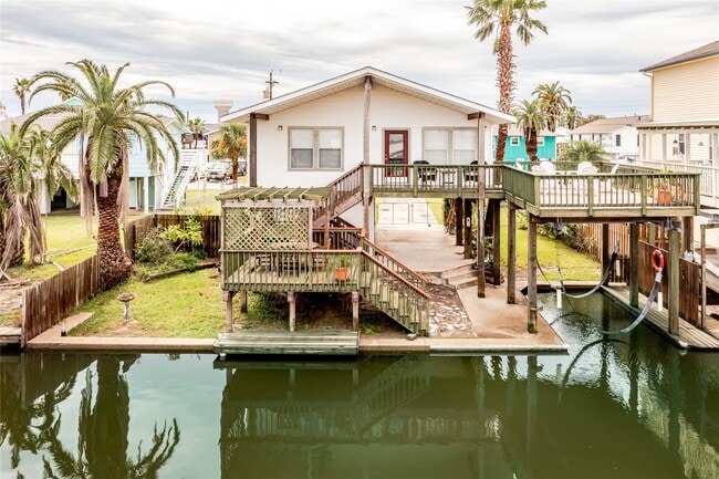 Building Photo - 16530 Bermuda Way