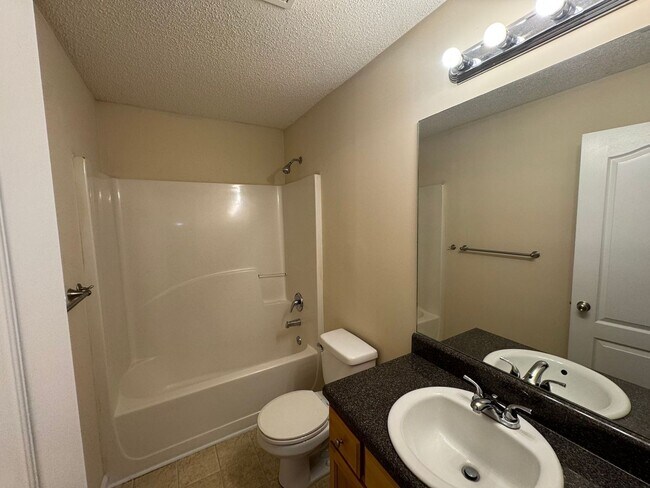 Building Photo - 118 Fern Ridge Ct