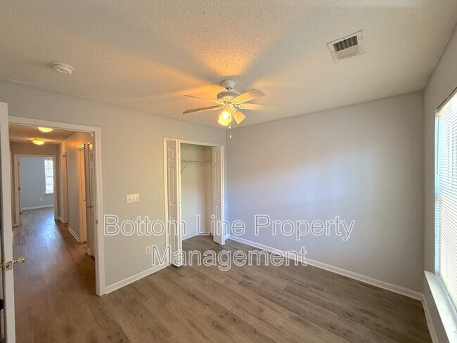 Building Photo - 9932 Birch Knoll Ct