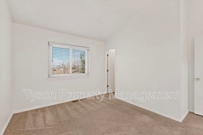 Building Photo - 10713 Towne Park Dr NE