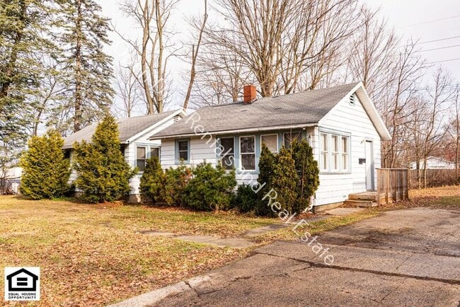 Building Photo - 122 N Grant St