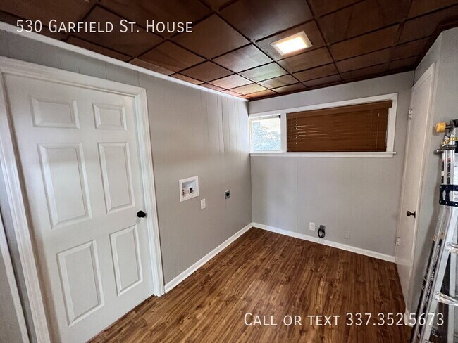 Building Photo - 530 Garfield St