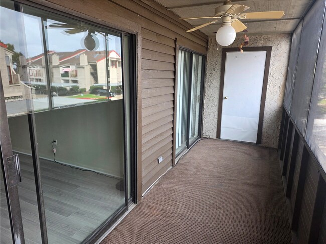 Building Photo - 3025 Walnut Bend Ln