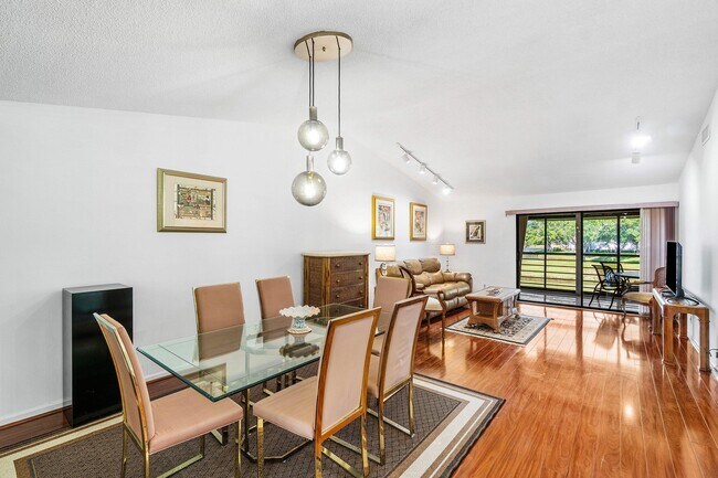Building Photo - 10137 Mangrove Dr