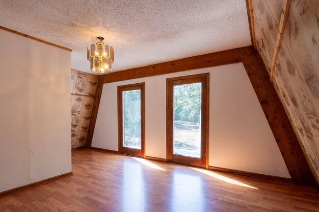 Building Photo - 2865 Old Thomson Rd