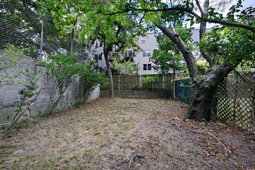 Building Photo - 214 Jefferson St