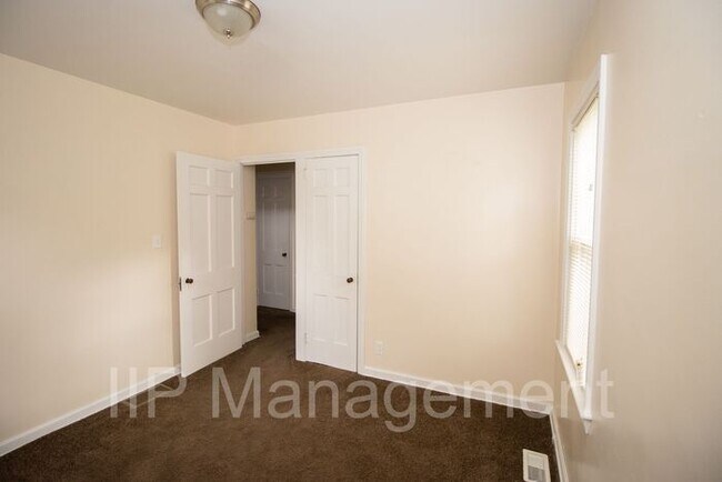 Building Photo - Beautiful 3 Bedroom house in South Euclid!