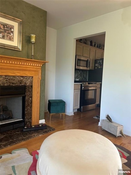 Building Photo - 302 Grand Ridge Dr