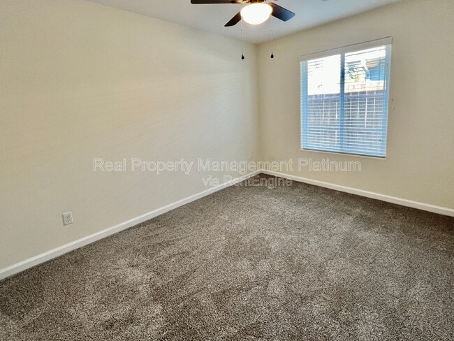 Building Photo - 6646 E Montecito Ave