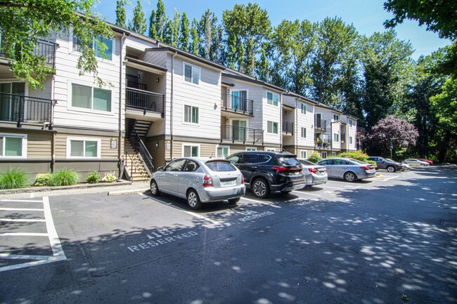 Building Photo - Redmond- One Bedroom Condo located at the ...